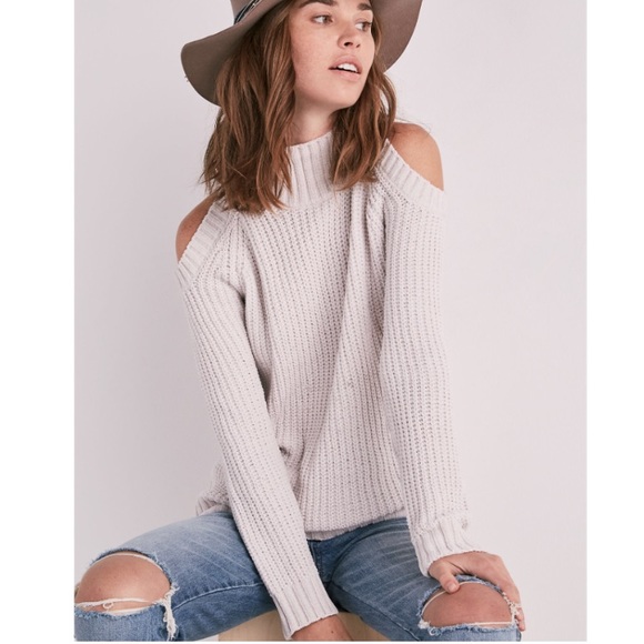 Lucky Brand Tops - NWT Lucky Brand chenille cold shoulder sweater